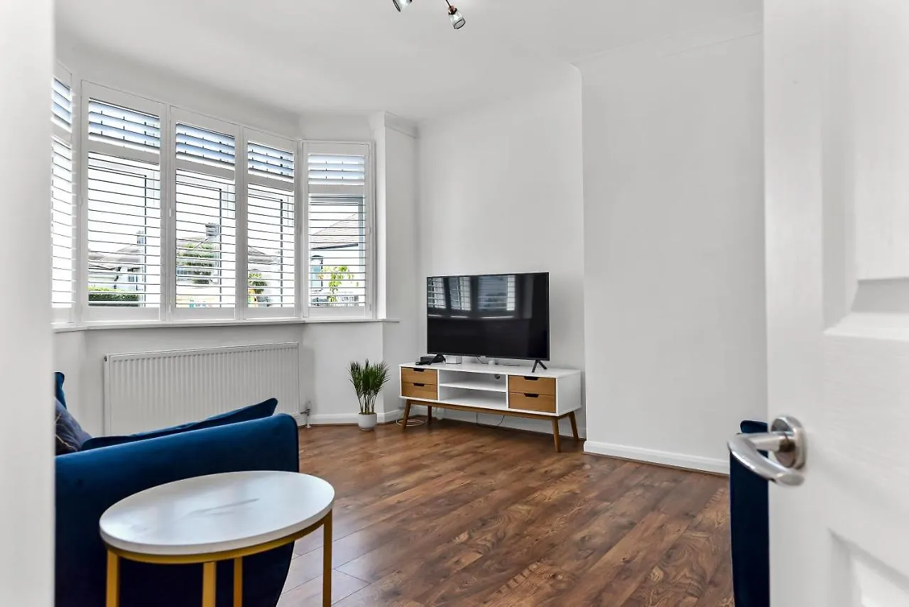 לונדון 3Br Home/Fast Wi-Fi/ Quiet Road
