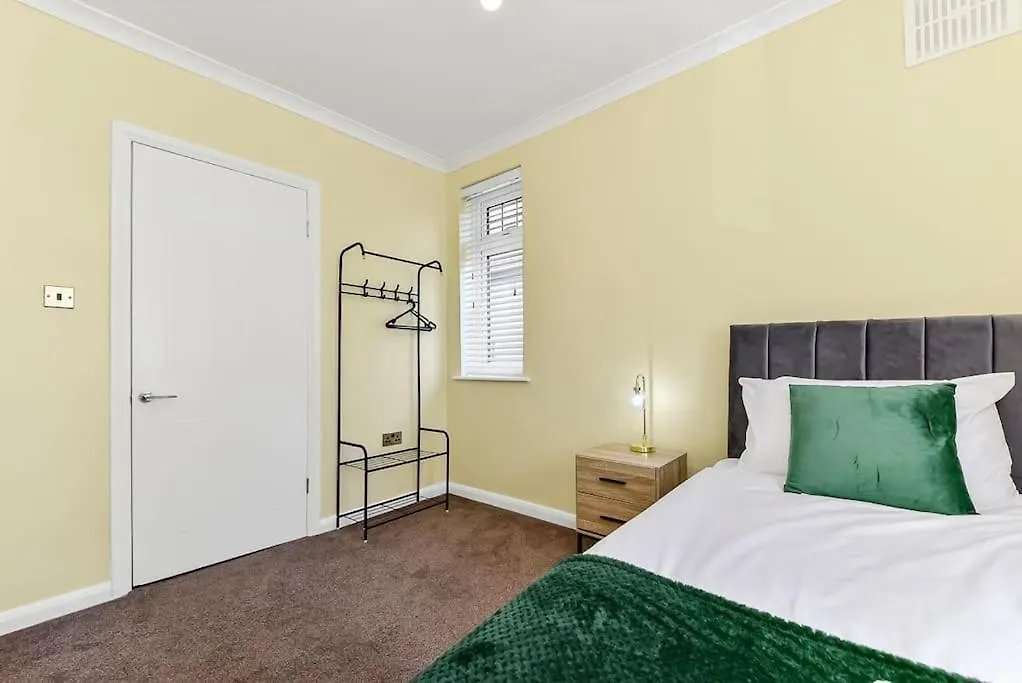 3Br Home/Fast Wi-Fi/ Quiet Road London United Kingdom