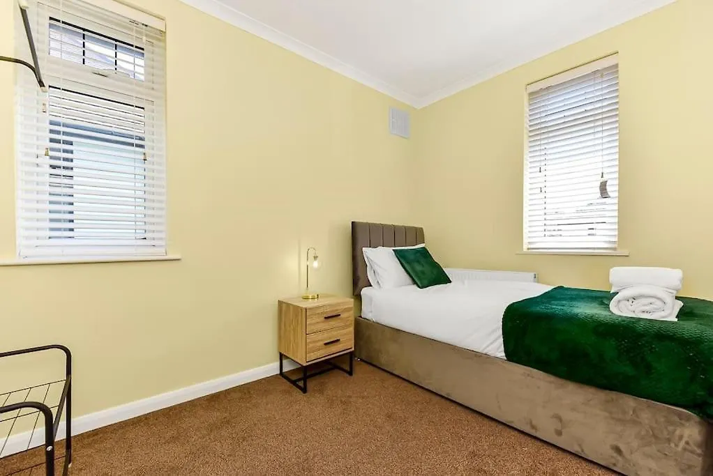 3Br Home/Fast Wi-Fi/ Quiet Road London United Kingdom